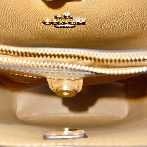 NEW Coach Small Town Bucket Bag In Signature Canvas With Daisy Print - Picture 9 of 12